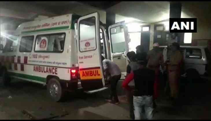 15 migrant labourers injured