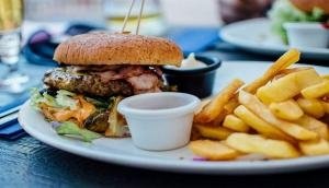 Frequently eating meals prepared away from home linked to increased death risk