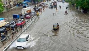 Maharashtra: Torrential rain causes extensive waterlogging in Jalgaon, houses, roads submerged