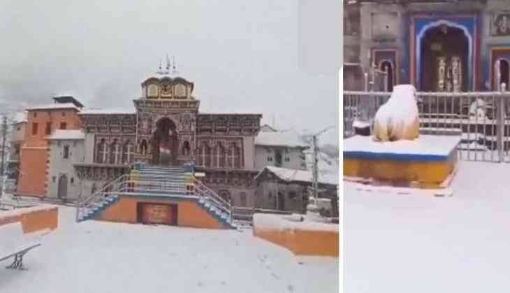 Badrinath Dham receives heavy snowfall
