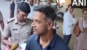 Lok Sabha 2024 Polls: Rahul Dravid, Anil Kumble cast vote in Bengaluru