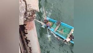 Andhra: Fishermen, police rescue woman from suicide attempt in Godavari river